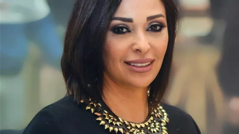 داليا البحيري وانيسة حسونة تدعمان المؤسسة العلمية لمرضي أورام السرطان