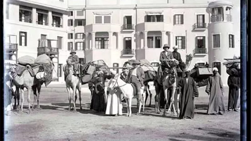 الوصول إلى فندق كتراكت بالحمير.. صور نادرة