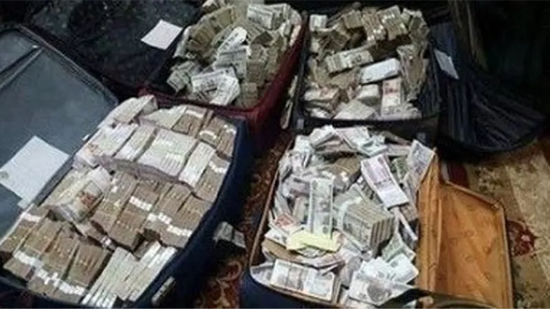 سقوط تجار العملة بـ 5 ملايين جنيه