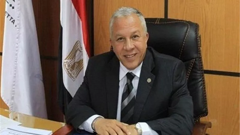 عقب تحسن الأحوال الجوية..إعادة فتح وتشغيل موانئ السويس