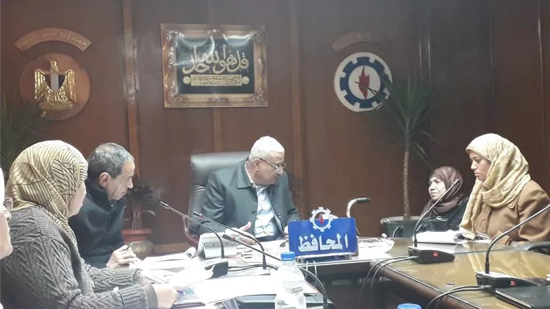 8 وظائف ومساعدات مالية لثلاثة فى اللقاء الجماهيرى بالسويس