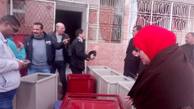 بالصور.. سحب 5 شقق بحى 15 مايو بالقاهرة لتحويلها لمحلات تجارية