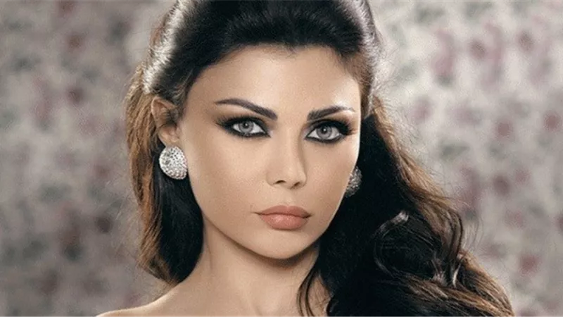 هيفاء وهبى تفاجئ جمهورها بـ لوك جديد وشعر 
