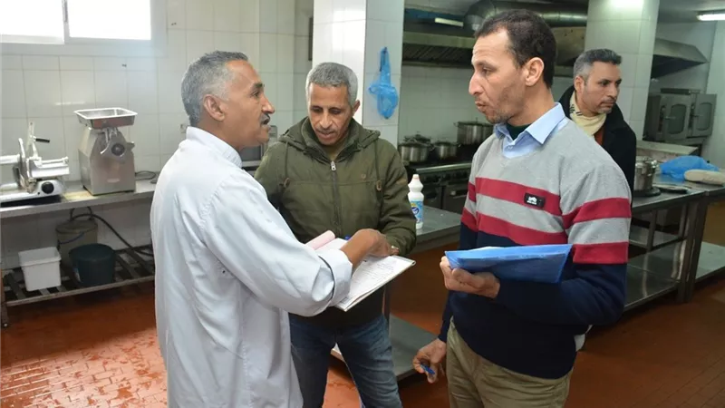 حملات للتفتيش على الفنادق والمطاعم والمحال التجارية بمطروح