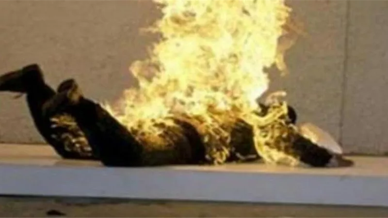 تشعل النيران فى زوجها.. رفض منحها 