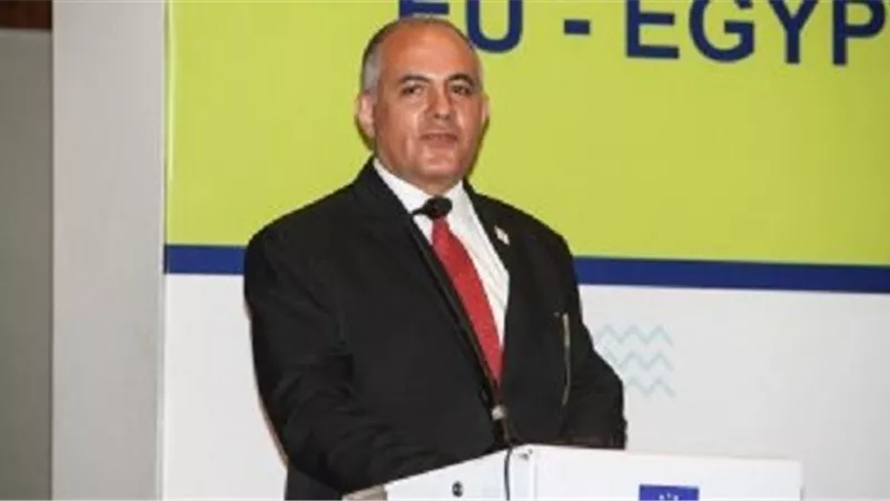 وزير الري يصدر حركة تنقلات للاداريين والمهندسين صور
