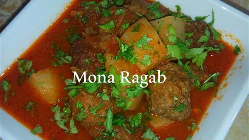 كفته بالصلصه بطريقة منى رجب