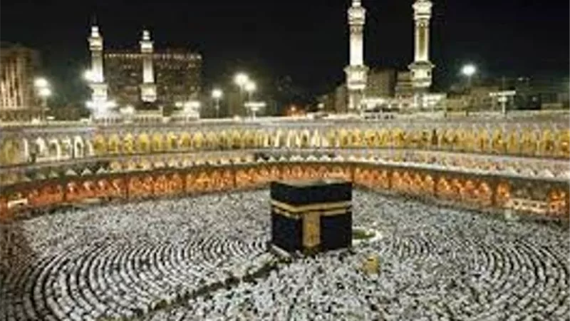 القمر يتعامد علي الكعبة المشرفة ..غدا