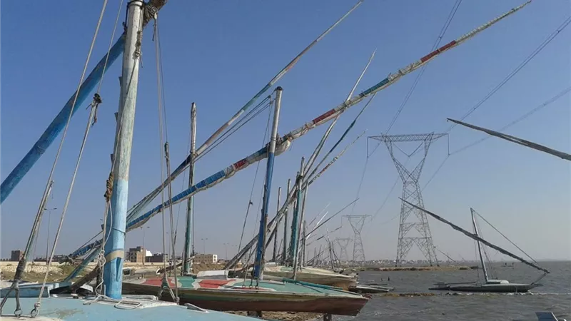 حركة الصيد تنشط ببحيرة البرلس بعد تحسن حالة الطقس اليوم