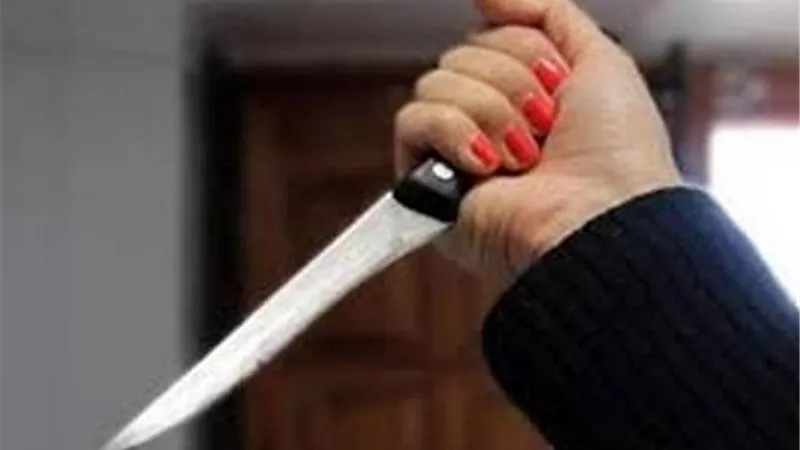 تقتل زوجها بطعنة نافذة في جدال ساخن بينهما