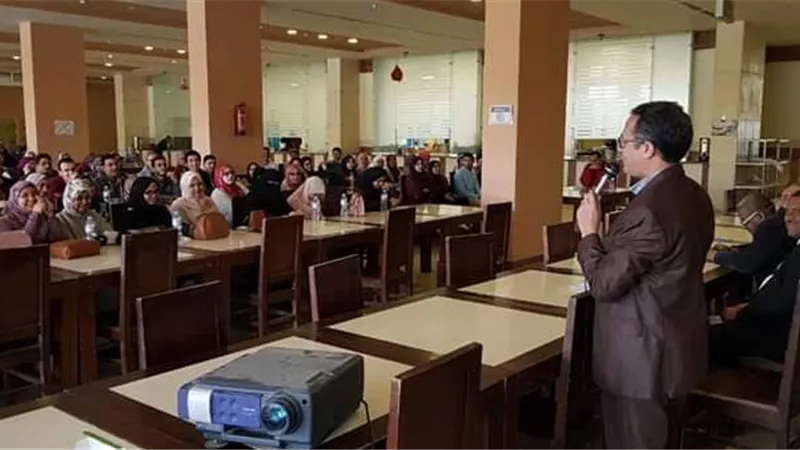 طلاب كليات الطب يشاركون في معسكرات بيئية للشباب بأسوان