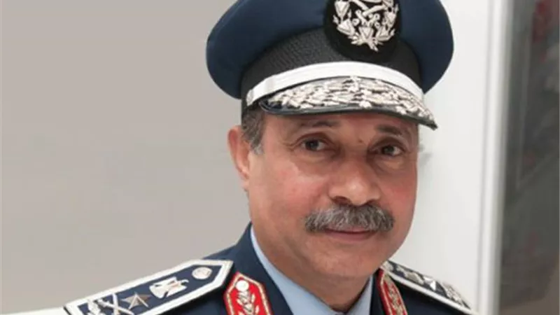 الفريق يونس المصرى : لأول مرة .. قبول جميع الطيارين الناجحين للعمل بمصر للطيران