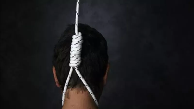شاب ينتحر شنقا بمنزله في ظروف غامضة