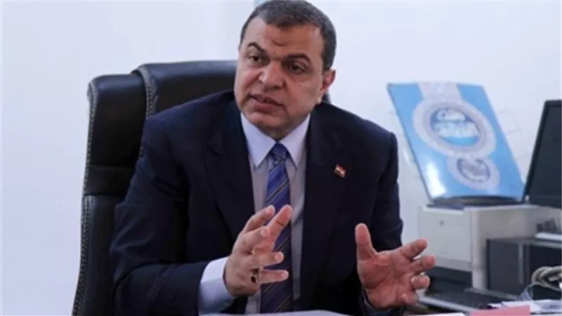 وزير القوى العاملة يتابع صرف معاش أسرة مصري توفي في إيطاليا