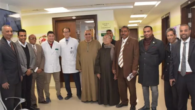 قيادات اللجنة العليا لحزب الوفد بالصعيد يدعمون مستشفى شفاء الأورمان بالأقصر