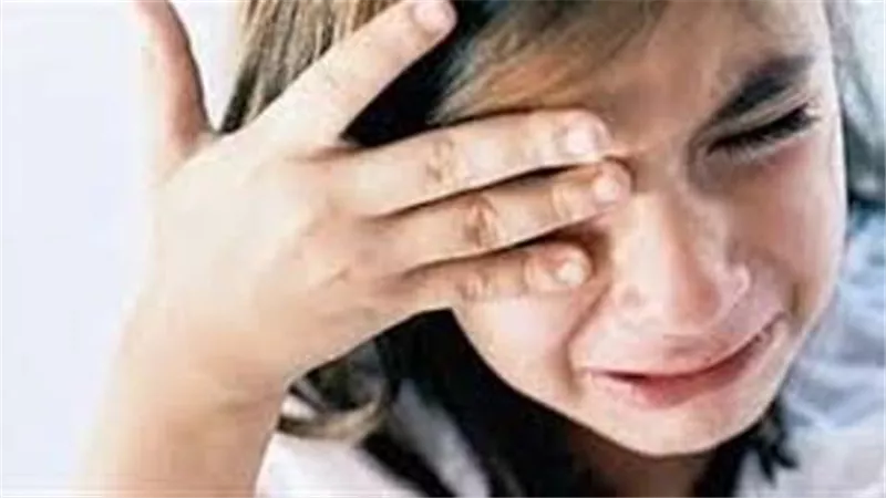 حبس المتهمة بتعذيب نجلتها في طما سوهاج (كوتها بالنار)