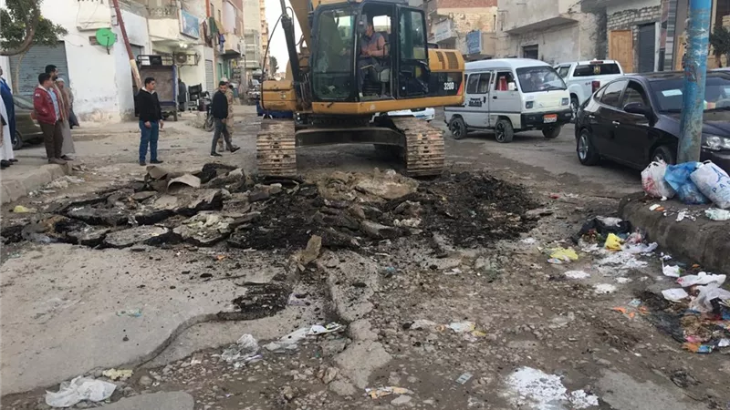 محافظ مطروح يطالب بسرعة انهاء أعمال إعادة الشيء لأصله ورصف ٢٠٠ متر بشارع المحطة للتيسير على المواطنين