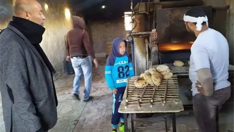 رئيس مركز الداخلة يفاجئ مخابز القري للتأكد من جودة الخبز بالوادى الجديد
