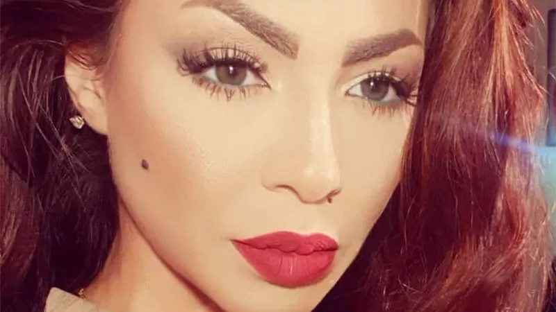 إطلالة جذابة للفنانة دوللى شاهين عبر السوشيال ميديا