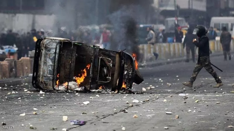 العراق.. جرحى في بغداد بمواجهات متظاهرين مع قوات الأمن