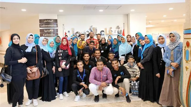 بالهدايا والحلوى.. 