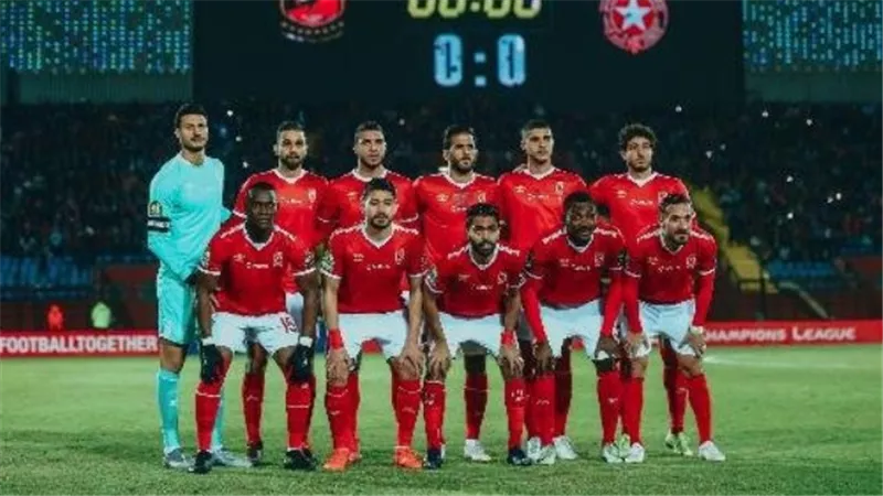 استبعاد 7 لاعبين من قائمة الأهلي لمواجهة الهلال