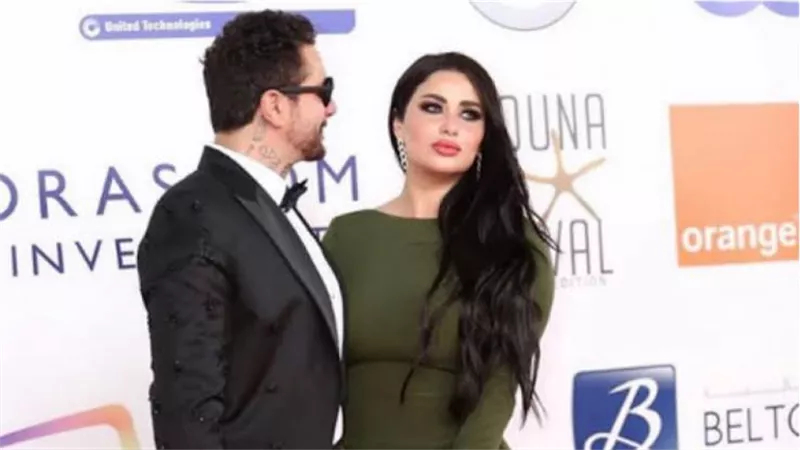 احمد الفيشاوى يتجاهل حبسه ويتغزل فى زوجته