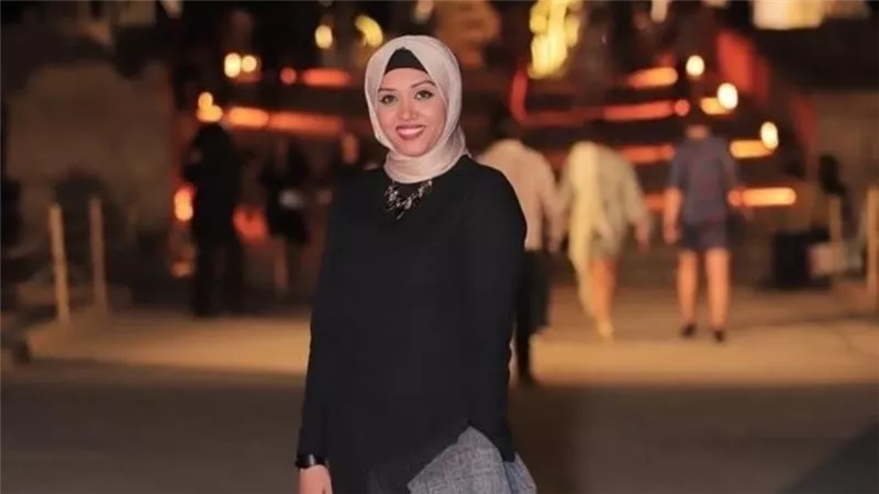العثور على جثة صحفية مشنوقة داخل شقتها.. صور