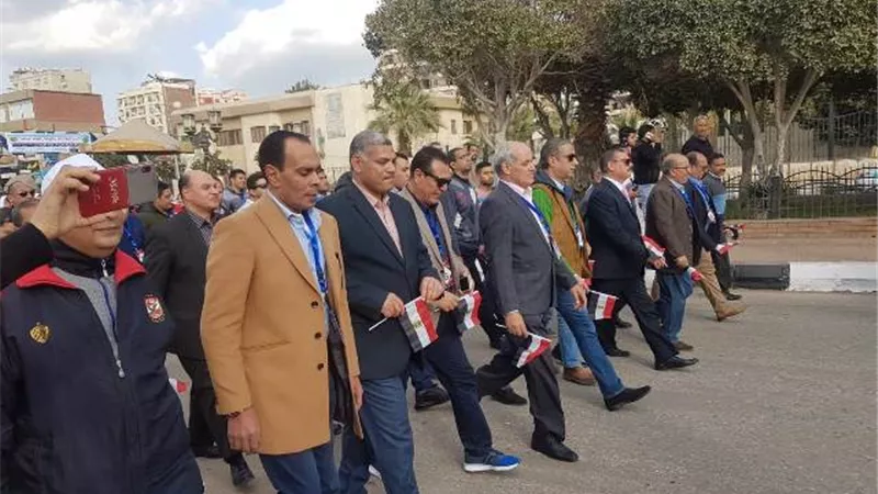 محافظ ورئيس جامعة الفيوم يتقدمان كرنڤال أسبوع الفتيات الخامس .صور