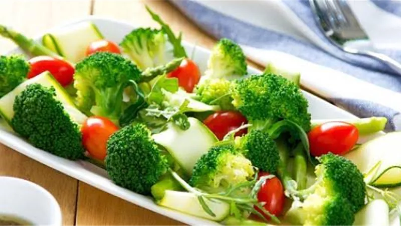 6 أطعمة تغنيك عن شرب الماء نهائيا