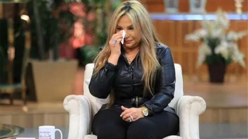 سر بكاء غادة نافع مع منى الشاذلى