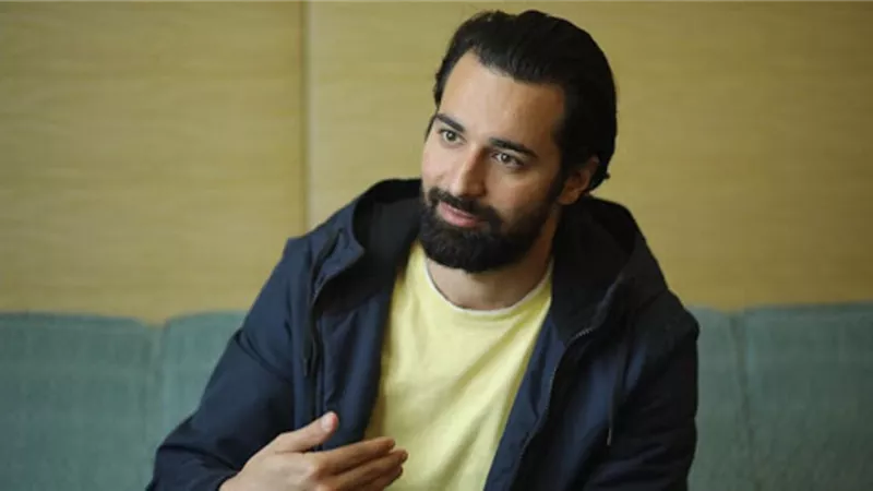 احمد حاتم يؤجر أطفال .. لهذا السبب