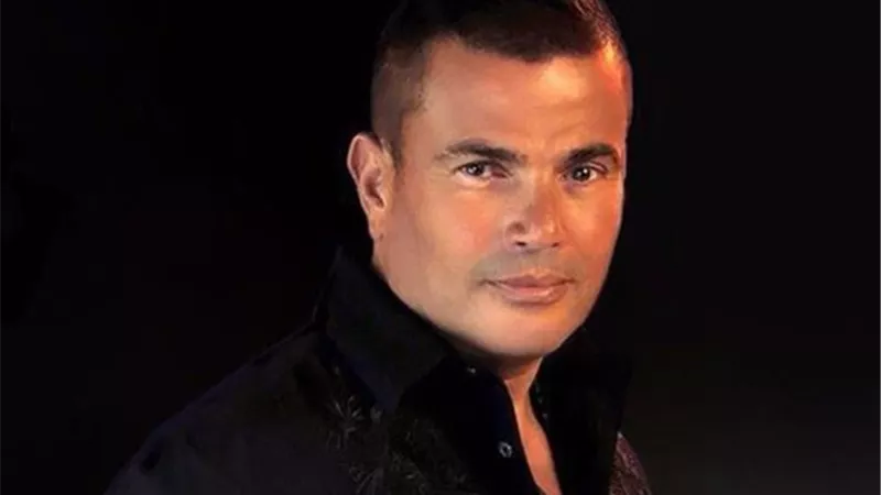 عمرو دياب يرسل شقيقه للتعزية في ابن عمه