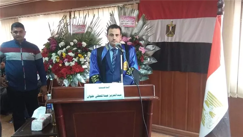باحث يحصل على الدكتوراه في أول رسالة عن قانون الخدمة المدنية الجديد بجامعة الزقازيق