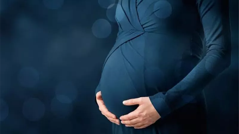 ما موقف المرأة التى لم تقض أيام إفطارها فى رمضان وفاجأها الحمل؟