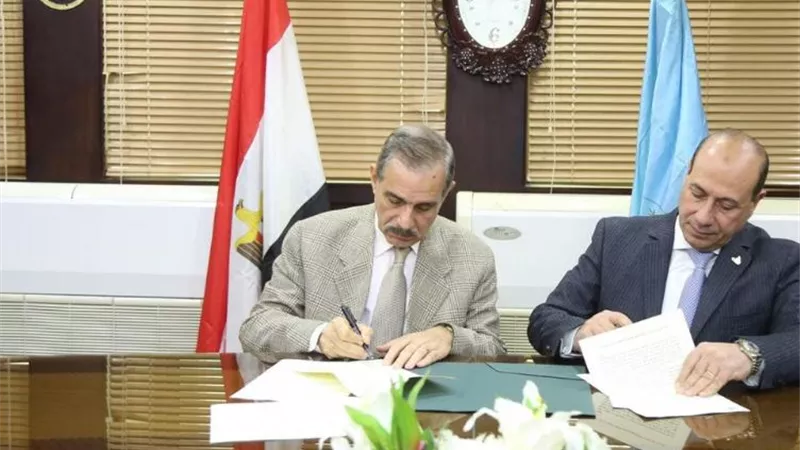 محافظ كفرالشيخ ورئيس الجهاز المركزي للتعمير يوقعان بروتوكول تعاون مشترك