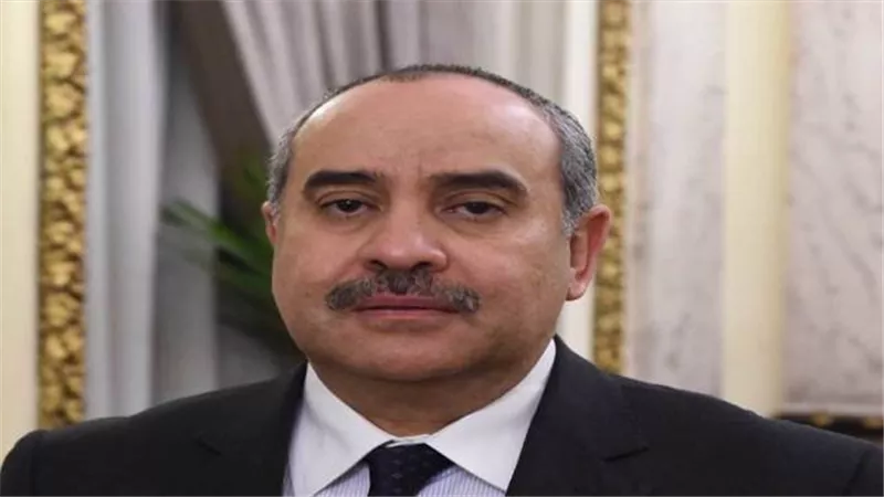 وزير الطيران يكشف تفاصيل إجلاء المصريين المتواجدين في ووهان