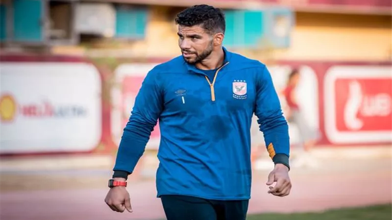 طارق سليمان يكشف حقيقة انضمام شريف إكرامي للزمالك