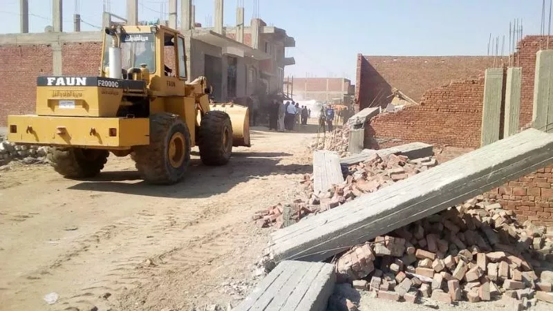 استرداد 117 فداناً وتنفيذ 31 قرار إزالة بمنطقة اللاجون بالسويس
