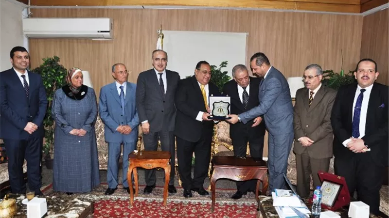 بروتوكول بين المعهد القومى للملكية الفكرية بجامعة حلوان ونادى قضاة مجلس الدولة.. بالصور