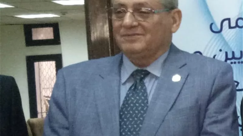 رئيس جمعية الفيروسات المصرية: الطبيب البيطرى حائط الصد الأول لمنع انتقال الفيروسات