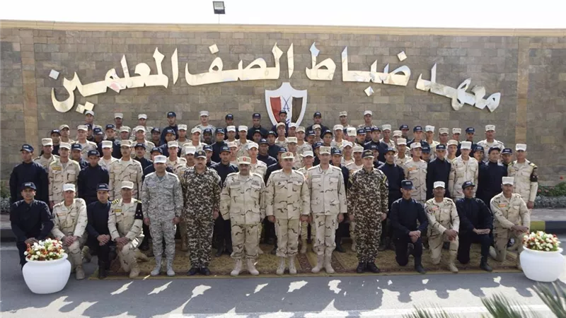القوات المسلحة تستضيف طلبة معهد معاونى الأمن للتعايش مع طلبة معهد ضباط الصف المعلمين