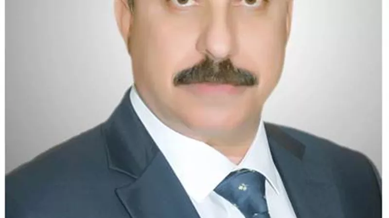 محافظ أسوان يوجه المسئولين بعدم التعامل مع اى صحفى لا يحمل كارنيه النقابة