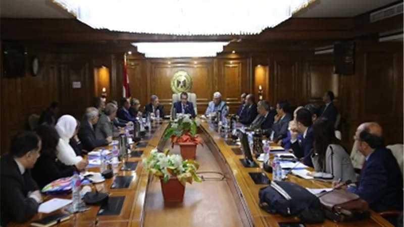 وزير التعليم العالى يتابع تنفيذ خطة الوزارة خلال 2020