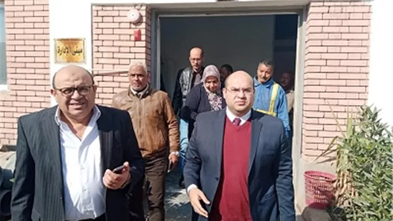 نائب محافظ الجيزة يتفقد محطة الصرف الصحي بناهيا