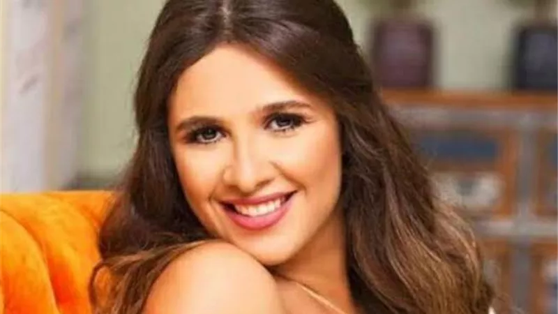 ياسمين عبد العزيز تبهر معجبيها بفيديو جديد