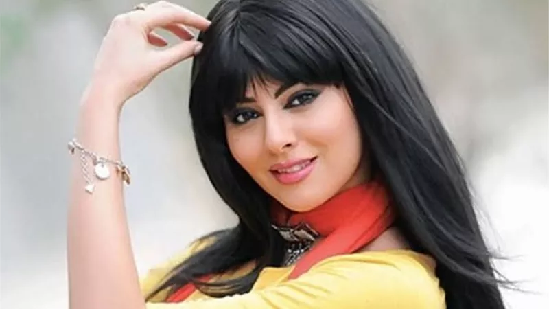 فنانة تطالب بالإفراج عن مريم حسين فى قضية هتك العرض.. فيديو