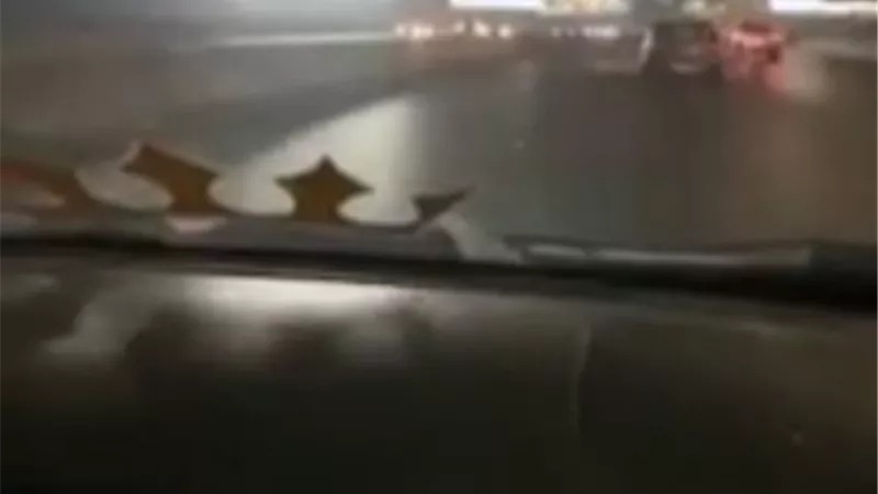 بالفيديو .. شاب يوثق لحظة وفاته لايف فى حادث مروع على طريق المحور