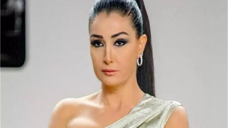 بالفيديو: غادة عبد الرازق تثير الجدل فى أحدث ظهور لها برفقة احفادها