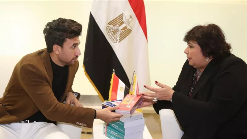 عبد الدايم : اختيار سفراء لمعرض الكتاب عامل جذب للشباب ويخلق مسارا للترويج الثقافى داخل الوطن وخارجه